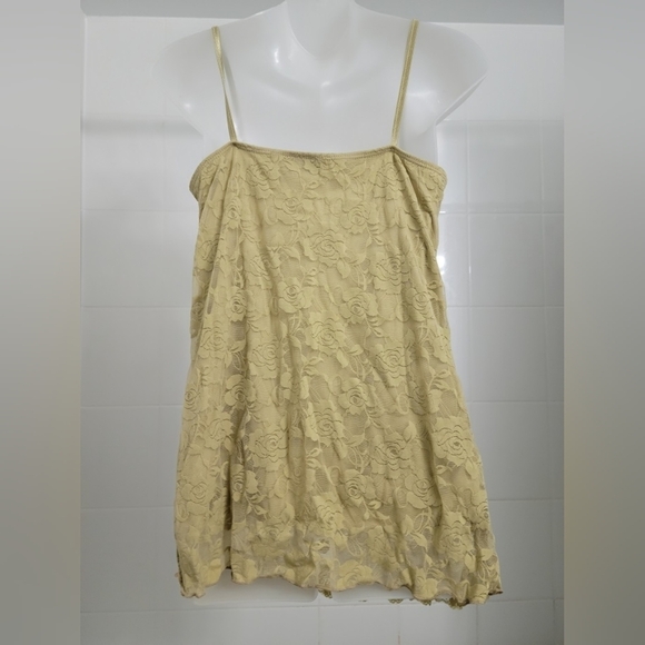 Vintage green lacey  top with spaghetti straps and sequins. - Picture 4 of 7